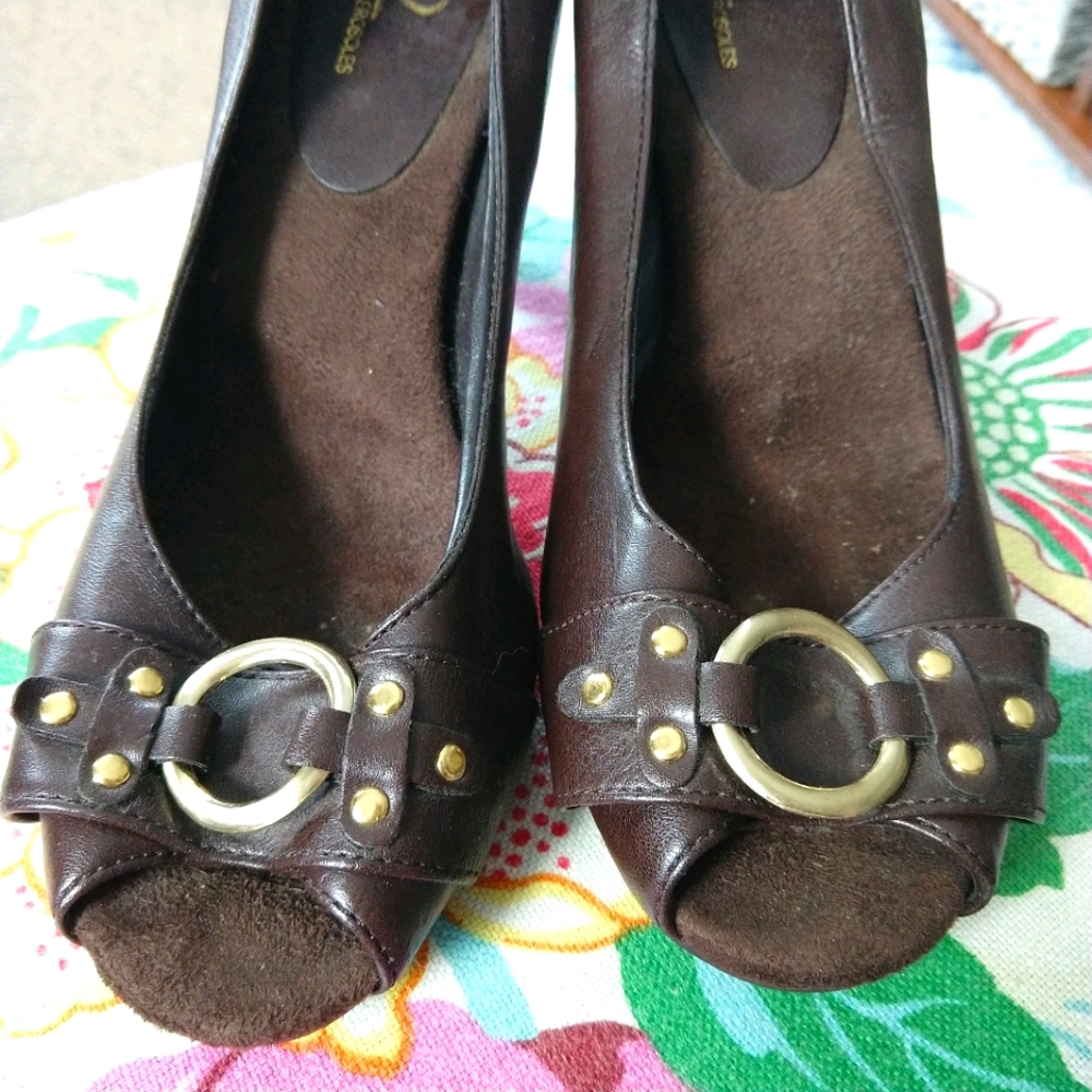 Aerosoles Brown Pumps